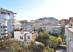 اطلالة على قلعة الانيا -دوبلكس 3 غرف وصالة -مركز الانيا 