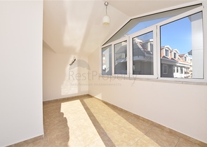 اطلالة على قلعة الانيا -دوبلكس 3 غرف وصالة -مركز الانيا 