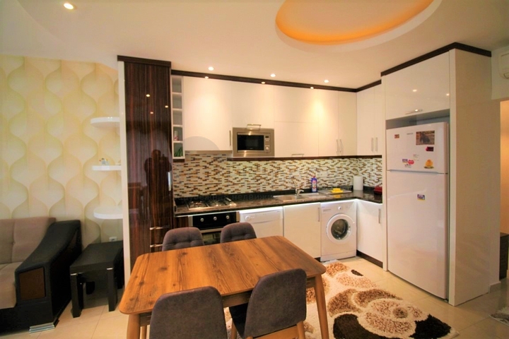 اطلالة بحر - مجمع فاخر - شقة 2 غرفة وصالة مفروشة - محمودلار / الانيا 