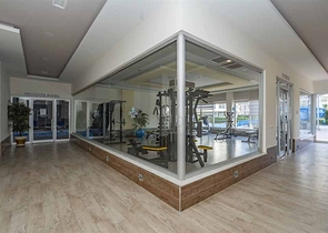 شقق في اوبا - غرفة وصالة مفروشة -ضمن مجمع انيق - الانيا 