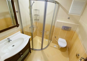 شقق اطلالة بحر في الانيا - غرفتين وصالة مفروشة - في منطقة محمودلار 