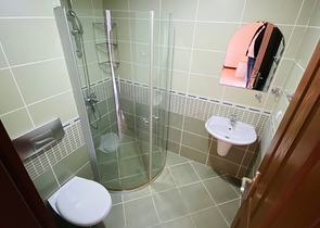 شقق اطلالة بحر في الانيا - غرفتين وصالة مفروشة - في منطقة محمودلار 