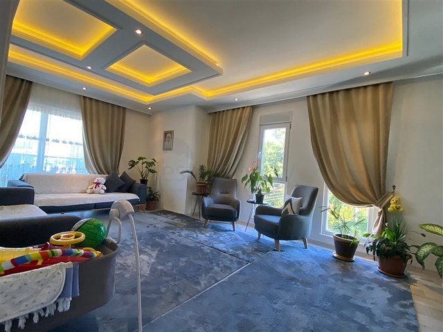 دوبلكس باطلالة رائعة - 3 غرف وصالة مفروشة -في افسلار / الانيا 