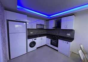 شقة غرفتين وصالة للبيع في الانيا - مفروشة وضمن مجمع سكني - محمودلار / الانيا 