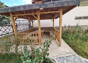 شقة غرفتين وصالة للبيع في الانيا - مفروشة وضمن مجمع سكني - محمودلار / الانيا 