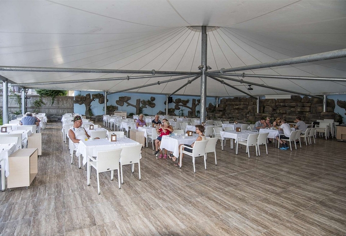 شقة ضمن مجمع فاخر في الانيا - خلف مول الانيوم -غرفة وصالة - جيكجلي / الانيا 