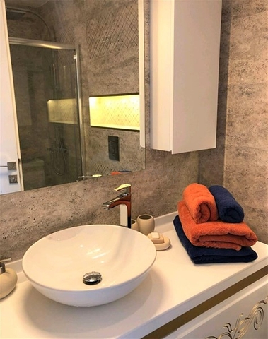 شقق في مركز الانيا - غرفة وصالة ضمن مجمع فاخر . 