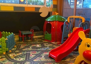 شقق في مركز الانيا - غرفة وصالة ضمن مجمع فاخر . 