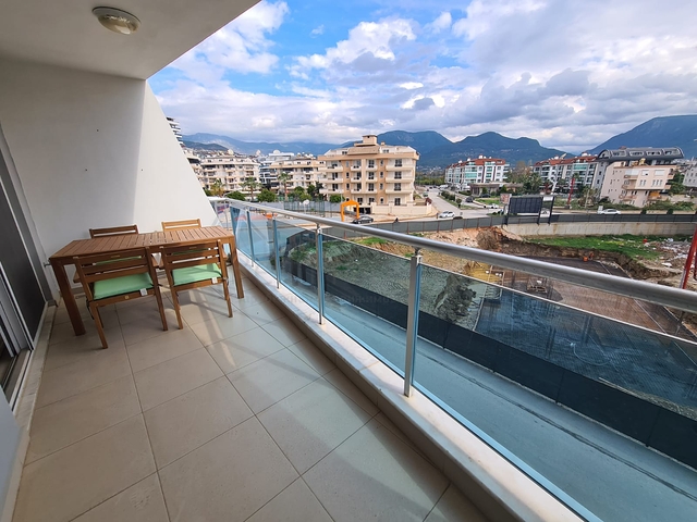 مجمع فاخر -شقة غرفة وصالة مفروشة -في اوبا / الانيا 