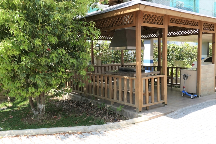 مجمع فاخر -شقة غرفة وصالة مفروشة -في اوبا / الانيا 