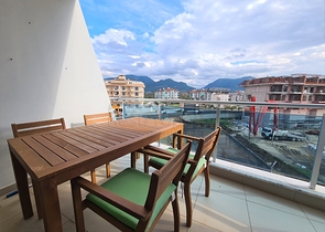 مجمع فاخر -شقة غرفة وصالة مفروشة -في اوبا / الانيا 