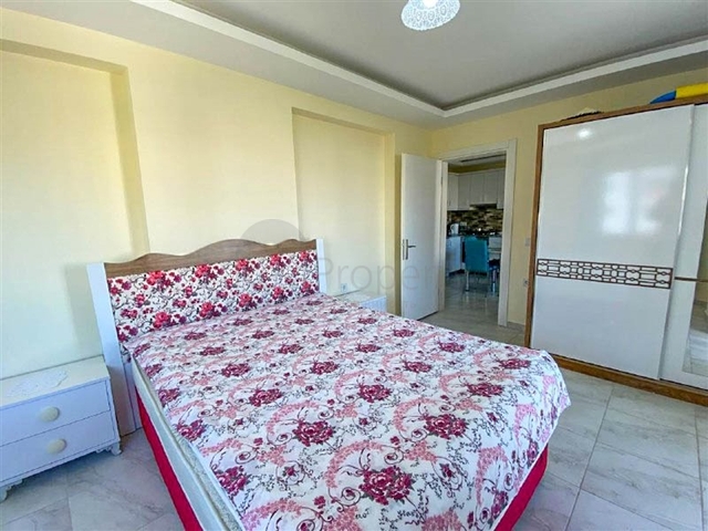 اطلالة بحر وقلعة -شقة غرفة وصالة مفروشة -في محمودلار / الانيا 