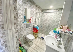 اطلالة بحر وقلعة -شقة غرفة وصالة مفروشة -في محمودلار / الانيا 