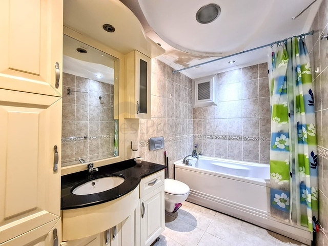 اطلالة مباشرة على البحر - شقة 2 غرفة وصالة مفروشة -في محمودلار / الانيا 