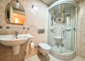 اطلالة مباشرة على البحر - شقة 2 غرفة وصالة مفروشة -في محمودلار / الانيا 