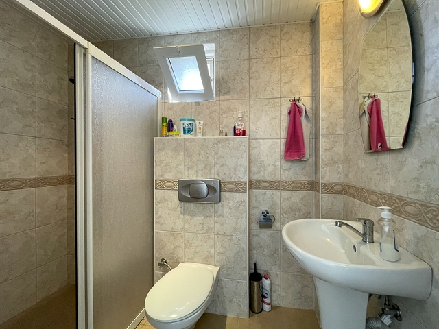 شقة عائلية للبيع في الانيا - غرفتين وصالة مفروشة -في توسمور / الانيا 