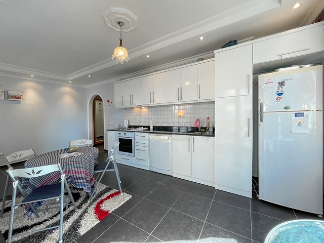 شقة عائلية للبيع في الانيا - غرفتين وصالة مفروشة -في توسمور / الانيا 