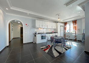 شقة عائلية للبيع في الانيا - غرفتين وصالة مفروشة -في توسمور / الانيا 