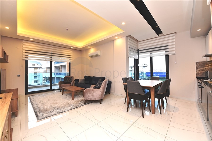 شقة فاخرة 3 غرف وصالة - مفروشة بأناقة -ضمن مجمع فاخر في منطقة اوبا المركزية / الانيا 