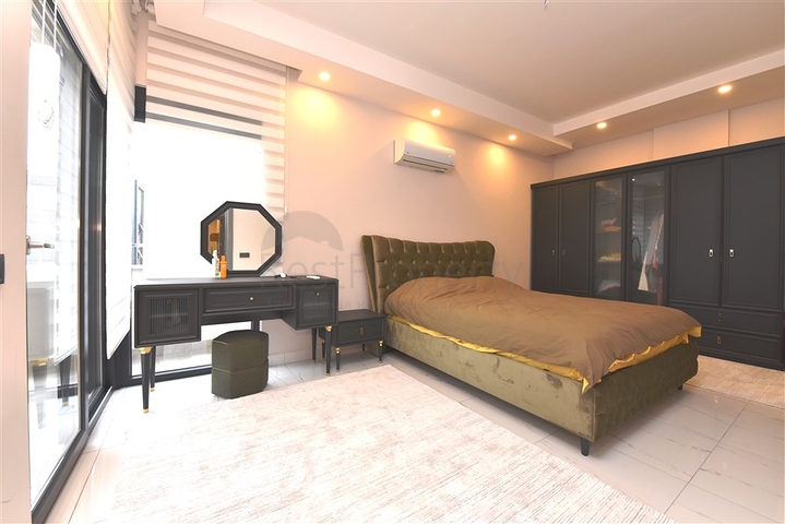 شقة فاخرة 3 غرف وصالة - مفروشة بأناقة -ضمن مجمع فاخر في منطقة اوبا المركزية / الانيا 