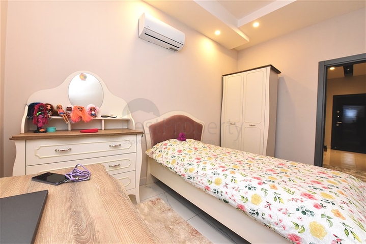 شقة فاخرة 3 غرف وصالة - مفروشة بأناقة -ضمن مجمع فاخر في منطقة اوبا المركزية / الانيا 