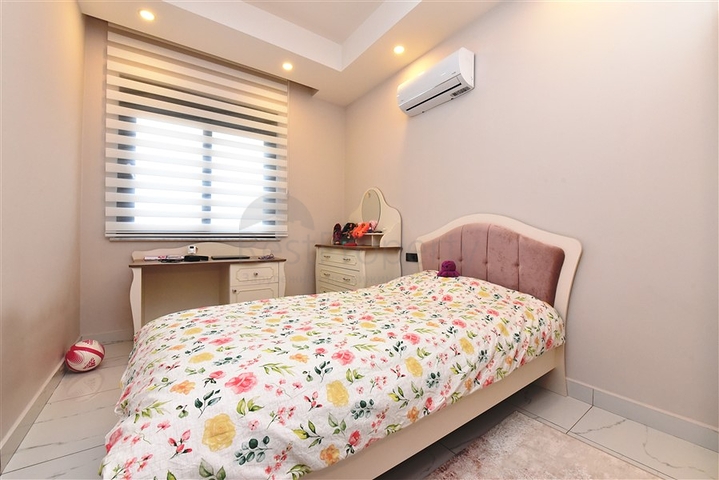 شقة فاخرة 3 غرف وصالة - مفروشة بأناقة -ضمن مجمع فاخر في منطقة اوبا المركزية / الانيا 