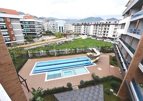 شقة فاخرة 3 غرف وصالة - مفروشة بأناقة -ضمن مجمع فاخر في منطقة اوبا المركزية / الانيا 