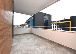 شقة فاخرة 3 غرف وصالة - مفروشة بأناقة -ضمن مجمع فاخر في منطقة اوبا المركزية / الانيا 