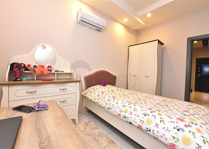 شقة فاخرة 3 غرف وصالة - مفروشة بأناقة -ضمن مجمع فاخر في منطقة اوبا المركزية / الانيا 