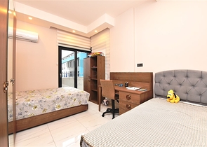 شقة فاخرة 3 غرف وصالة - مفروشة بأناقة -ضمن مجمع فاخر في منطقة اوبا المركزية / الانيا 