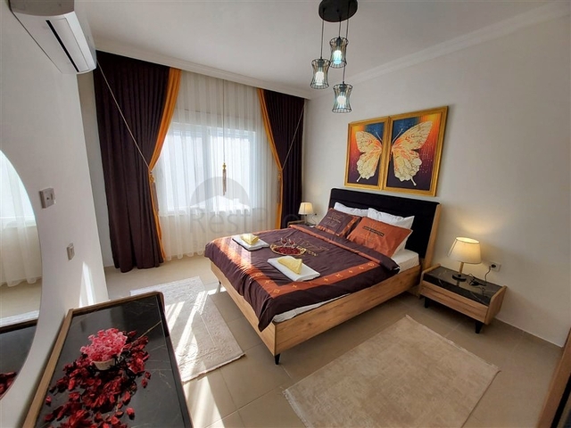 شقة على شارع بارباروس - غرفتين وصالة مفروشة - محمودلار / الانيا 