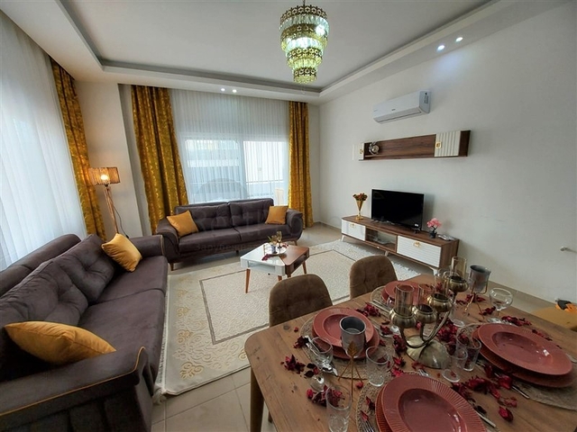 شقة على شارع بارباروس - غرفتين وصالة مفروشة - محمودلار / الانيا 