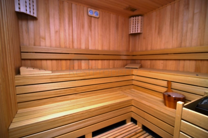 شقة على شارع بارباروس - غرفتين وصالة مفروشة - محمودلار / الانيا 