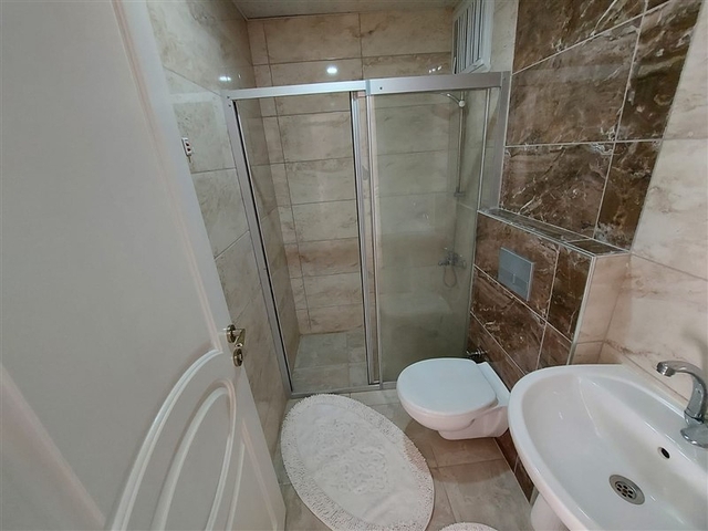 شقة على شارع بارباروس - غرفتين وصالة مفروشة - محمودلار / الانيا 