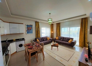 شقة على شارع بارباروس - غرفتين وصالة مفروشة - محمودلار / الانيا 