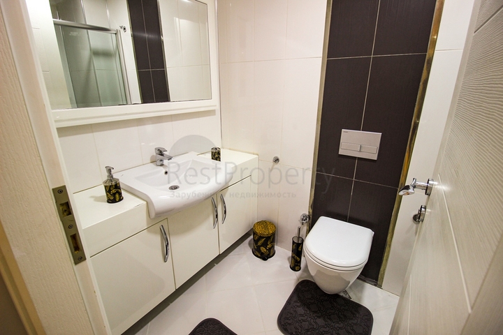 شقق للبيع في اوبا - غرفة وصالة قريبة من البحر - الانيا 