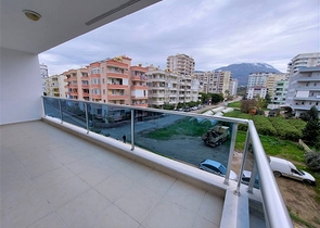 شقة غرفتين وصالة مفروشة -ضمن مجمع سكني قريب من البحر والاسواق -في محمودلار / الانيا 