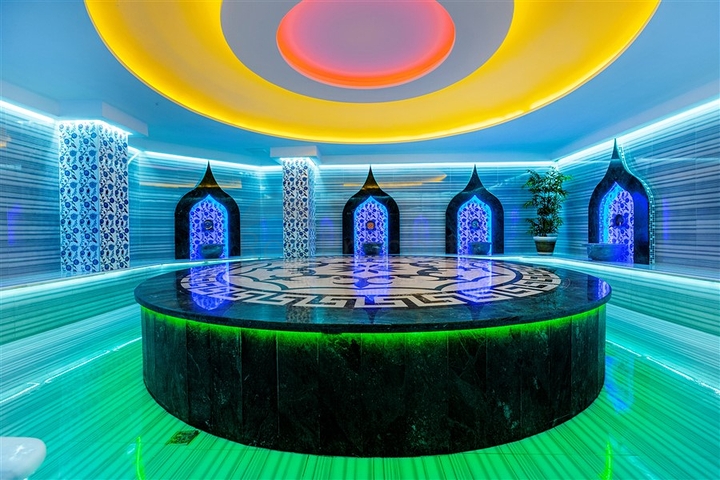 شقة انيقة -غرفتين وصالة مفروشة -ضمن مجمع سكني في محمودلار / الانيا 