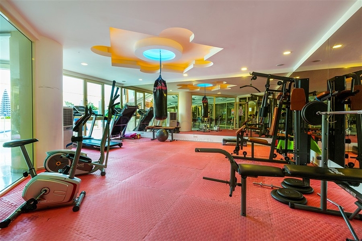 شقة انيقة -غرفتين وصالة مفروشة -ضمن مجمع سكني في محمودلار / الانيا 