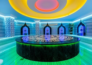 شقة انيقة -غرفتين وصالة مفروشة -ضمن مجمع سكني في محمودلار / الانيا 