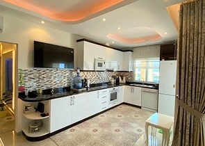 شقة انيقة -غرفتين وصالة مفروشة -ضمن مجمع سكني في محمودلار / الانيا 