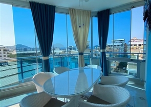 شقة انيقة -غرفتين وصالة مفروشة -ضمن مجمع سكني في محمودلار / الانيا 