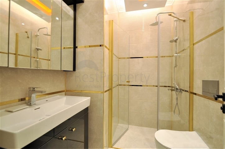 ضمن مجمع 5 نجوم - شقة غرفة وصالة واسعة نسبيا - في محمودلار / الانيا 