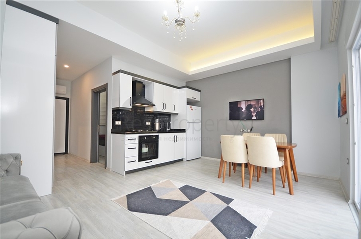 شقة غرفة وصالة مفروشة -مجمع سكني حديث - في محمودلار/ الانيا 