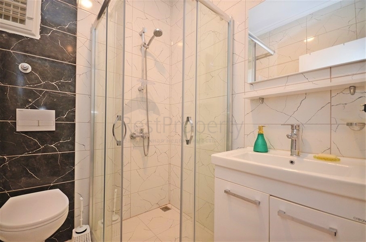 شقة غرفة وصالة مفروشة -مجمع سكني حديث - في محمودلار/ الانيا 