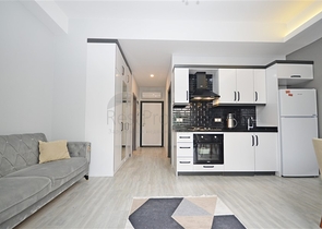 شقة غرفة وصالة مفروشة -مجمع سكني حديث - في محمودلار/ الانيا 