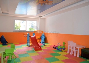 شقة غرفة وصالة مفروشة -مجمع سكني حديث - في محمودلار/ الانيا 