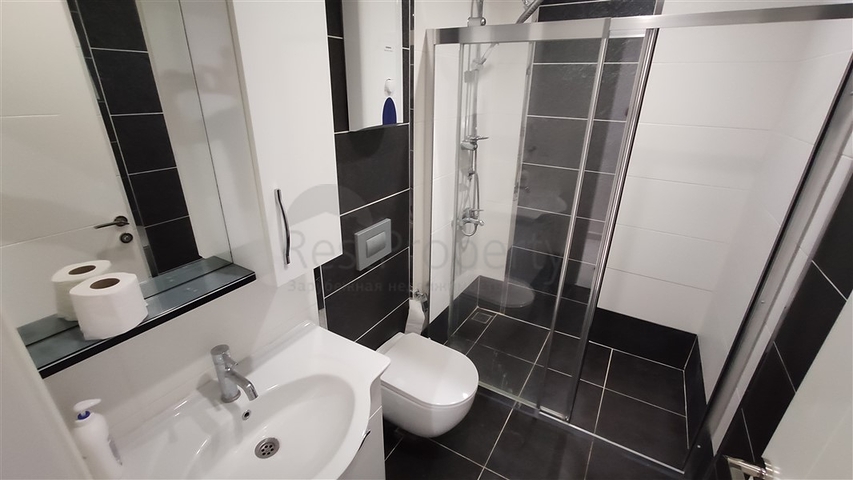 اطلالة بحر - شقة غرفة وصالة مفروشة -ضمن مجمع حديث - في كاستل / الانيا 