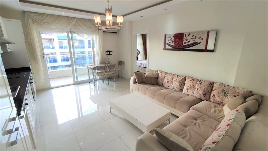 اطلالة بحر - شقة غرفة وصالة مفروشة -ضمن مجمع حديث - في كاستل / الانيا 