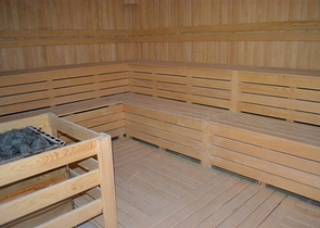 اطلالة بحر - شقة غرفة وصالة مفروشة -ضمن مجمع حديث - في كاستل / الانيا 